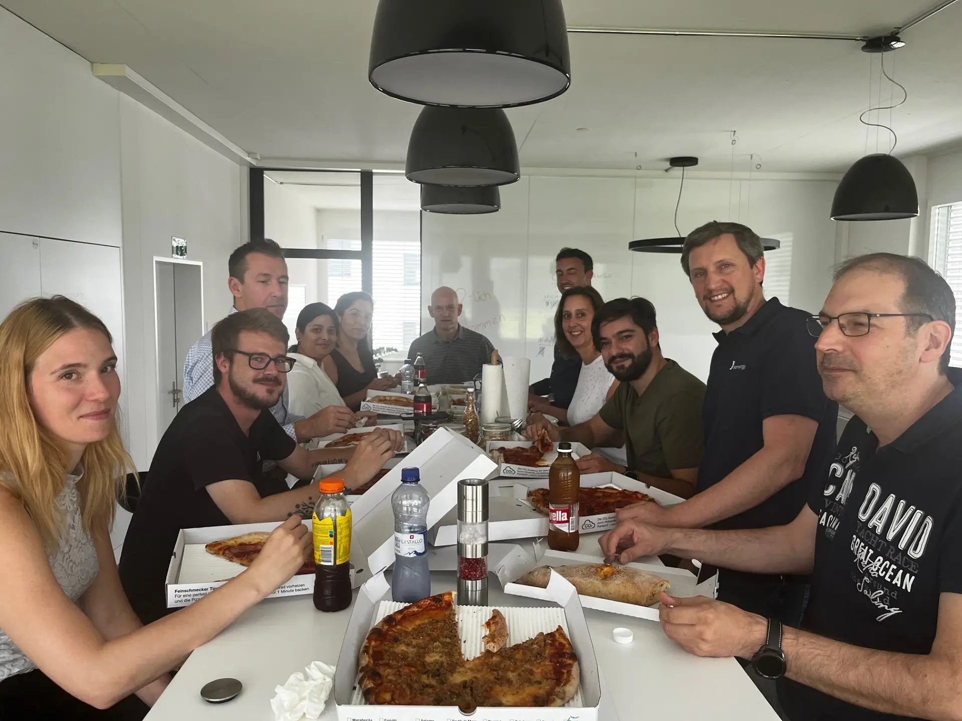 Mehr über den Artikel erfahren Ein gelungener Pizza-Plausch stärkt den Teamgeist